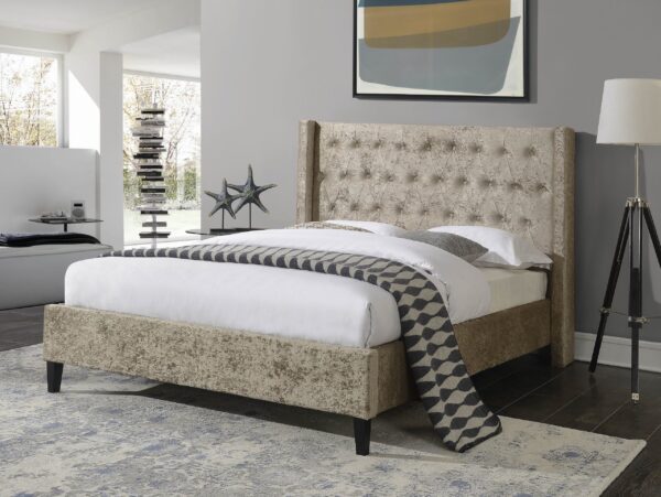 Wingback bedstead