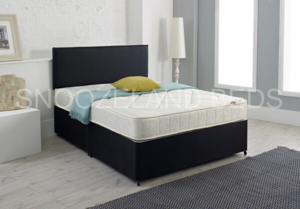 Rest A Sleep diamond damask quilt